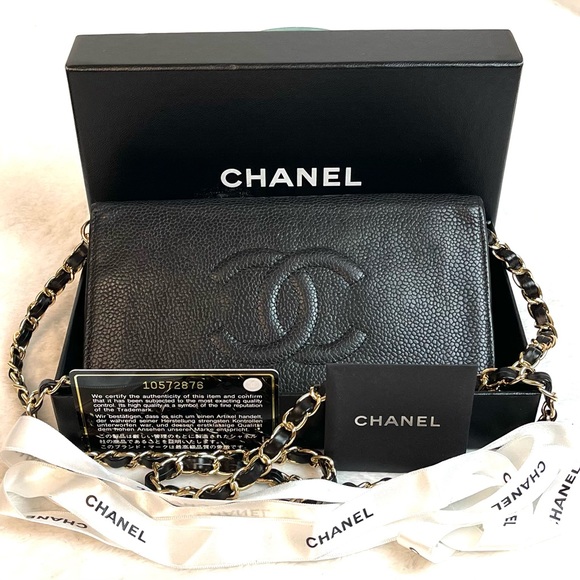 CHANEL CC CAVIAR LEATHER BIFOLD WALLET ON A CHAIN